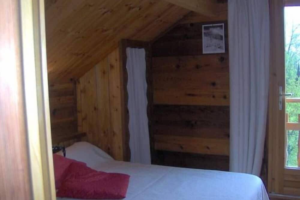 Chalet l Ecureuil massief hout in Chorges, Écrins Nationaal Park