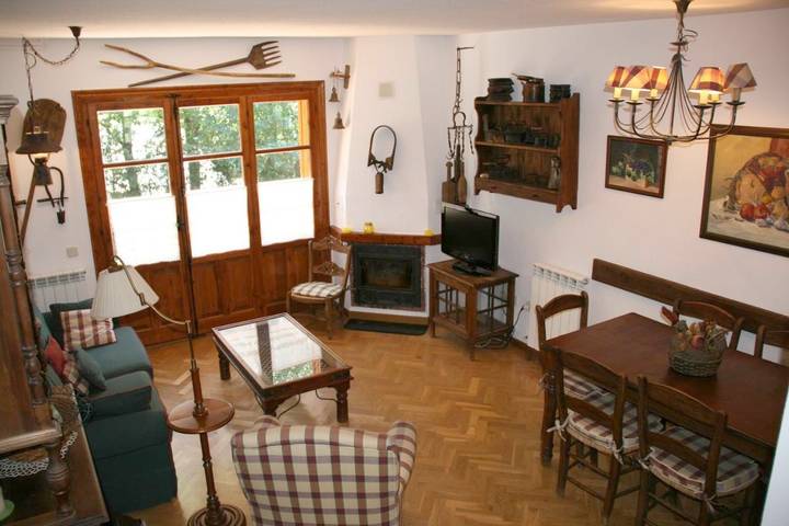 Location de vacances pour 8 personnes, avec terrasse et jardin ainsi que piscine et vue à Benasque - 4