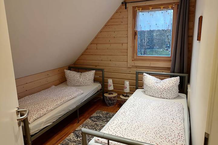 Location de vacances pour 4 personnes, avec jardin ainsi que jacuzzi et balcon dans Selters - 3