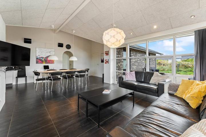 Villa für 8 Personen, mit Balkon/Terrasse und Sauna sowie Whirlpool in Søndervig - 2