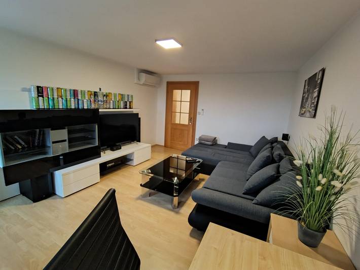 Ganze Ferienwohnung, Appartement/Fewo, Toilette und Bad/Dusche getrennt in Bad Waltersdorf, Steirerland