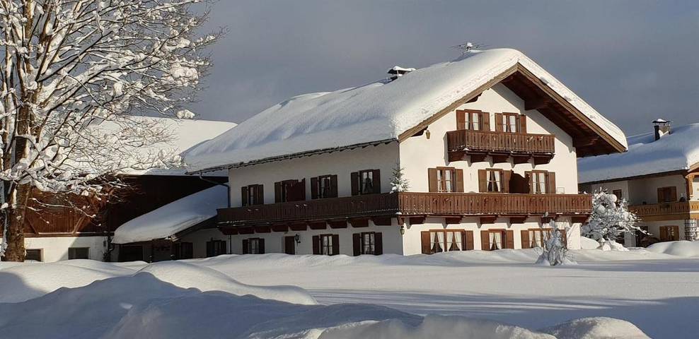 Ferienwohnung für 2 Personen, mit Balkon und Terrasse sowie Garten und Ausblick in Krün - 3