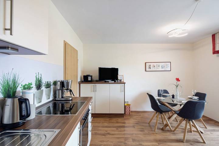 Ganze Wohnung, Apartment 'Wiesenschneiders' mit gemeinsamer Terrasse, Gemeinschaftsgarten und Wlan in Nieder-Moos, Freiensteinau