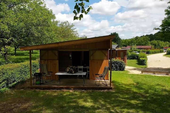 Gîte pour 4 personnes, avec jardin et piscine, animaux acceptés à Le Buisson-de-Cadouin