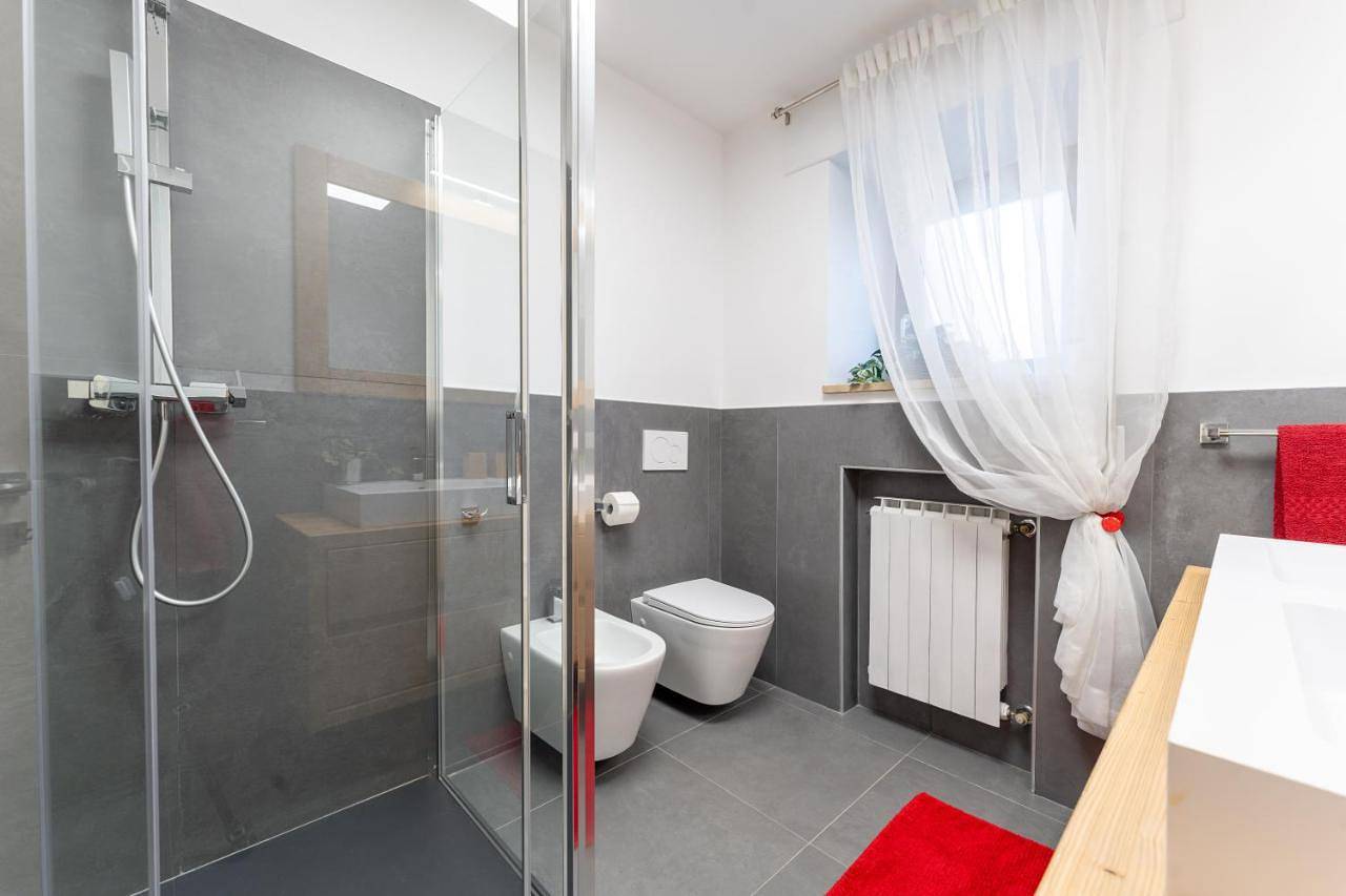Apartamento inteiro, Two-Bedroom Apartment with Garden View in Roana, Vicenza (província)