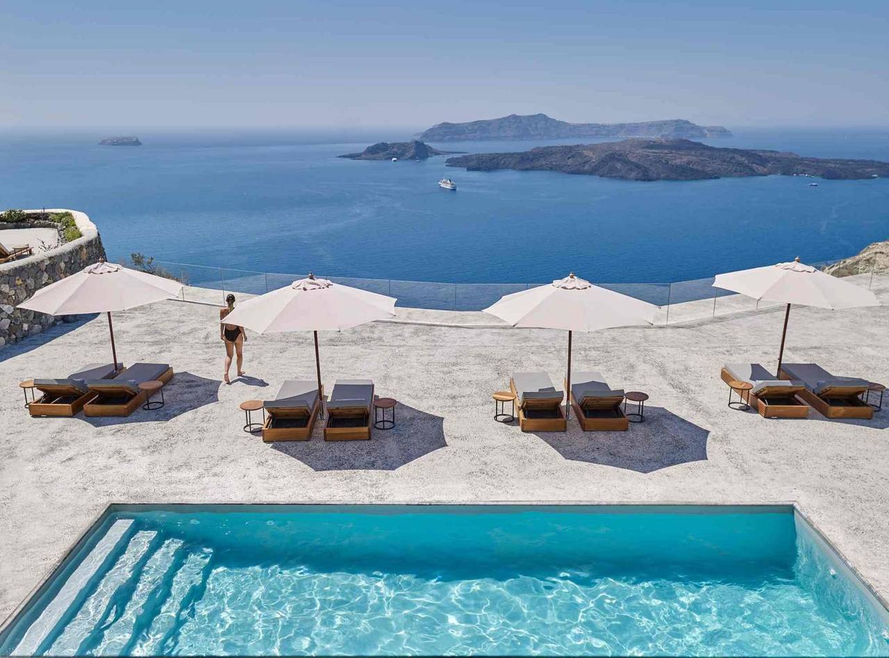 Spectacular Santorini Villa | 5 Bedrooms | Nafsika Estate Villa | Far-reaching Sea & Volcano Views | Hot Tub in Megalochori, Santorin