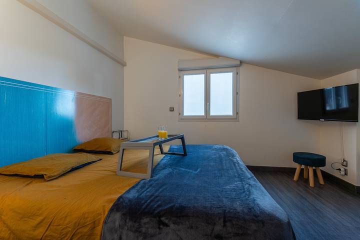 Gîte pour 5 personnes, avec terrasse ainsi que piscine et jacuzzi, animaux acceptés au Grau-d'Agde - 4