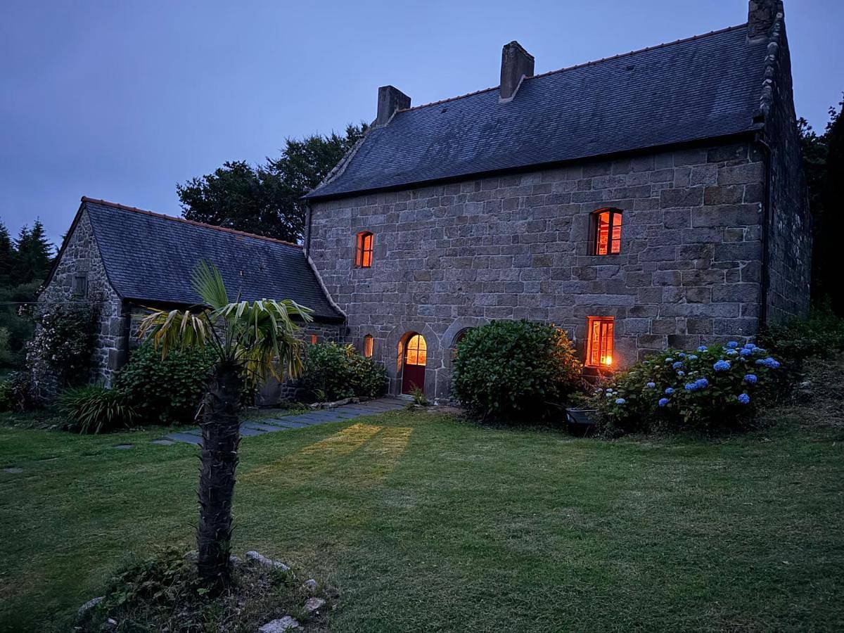 Splendide Manoir - Proche plages - 4 chambres - 3sdb - 8 pers - Wifi in Plounérin, Région de Lannion