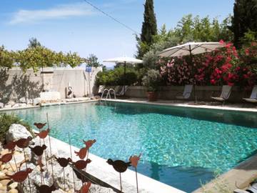 Gîte pour 4 personnes, avec piscine et jardin, animaux acceptés à Oppède