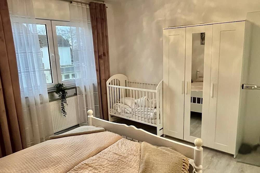 Ganze Wohnung, Fewo mit Terrasse Neuwied & Koblenz in Neuwied, Osteifel