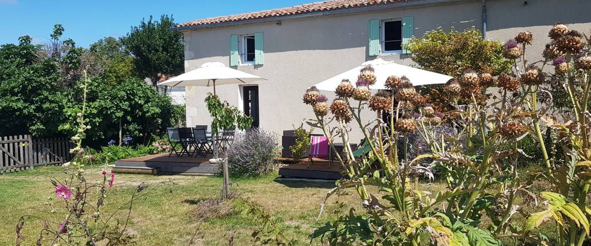 Gîte pour 14 personnes, avec terrasse et jardin - 1