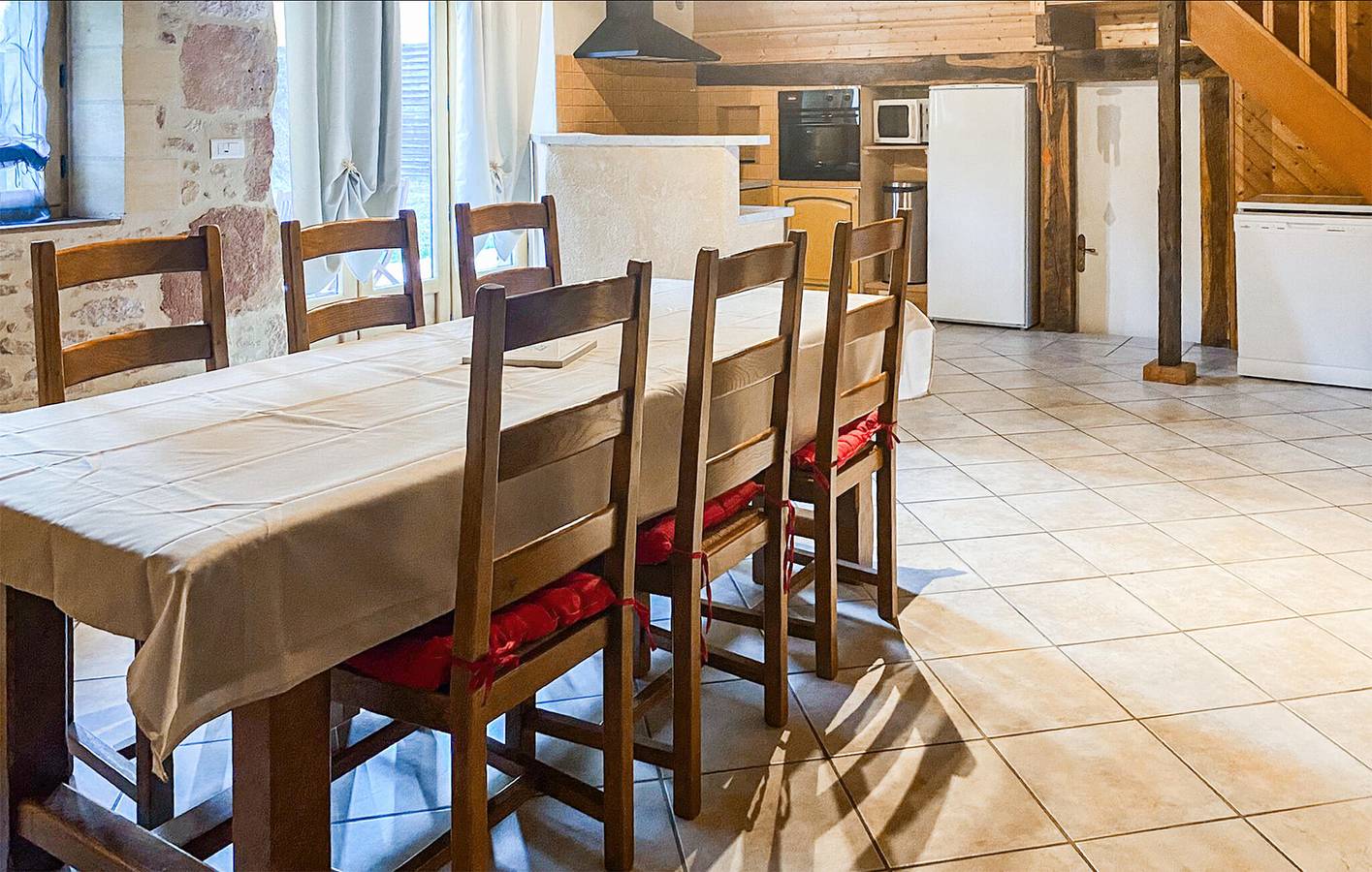 Gemütliche 95qm Wohnung mit Pool in der Nähe des Flusses La Vézère in Montignac, Périgord Noir