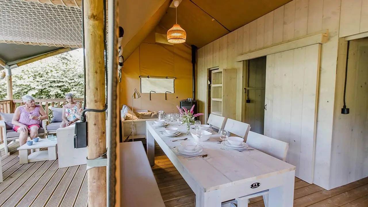 Geheel vakantieappartement, Vakantieappartement voor 9 personen met tuin in Turnhout, Antwerpen en omgeving