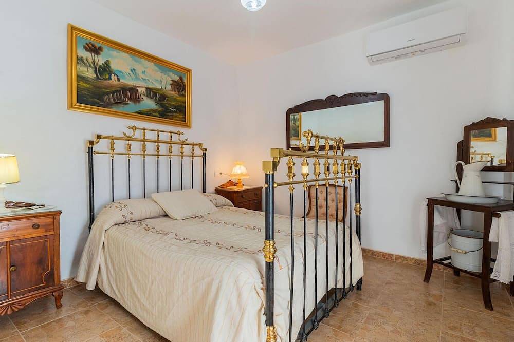 Pet friendly home in Iznajar in Iznájar, Sierras Subbéticas