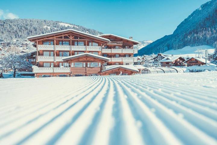 Hôtel pour 4 personnes, avec vue et sauna ainsi que piscine et terrasse, animaux acceptés