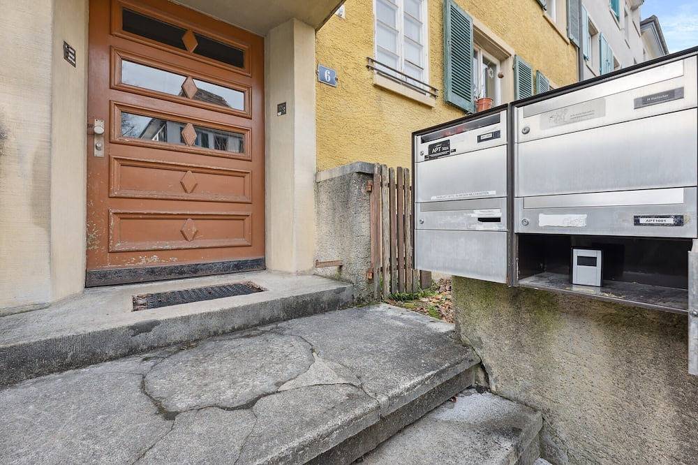 Appartamento intero, Basic 2Br Apartment with Full Kitchen in Zurigo, Distretto di Zurigo