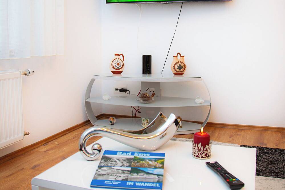 Ganze Wohnung, Stunning 2- Bedroom Apartment with Breathtaking River Views in Bad Ems in Bad Ems, Lahn-Taunus