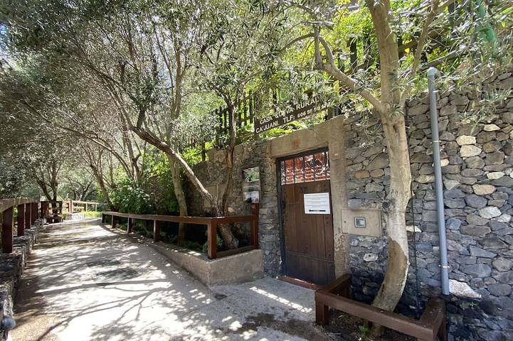 Gîte pour 9 personnes, avec Terrasse et Jardin