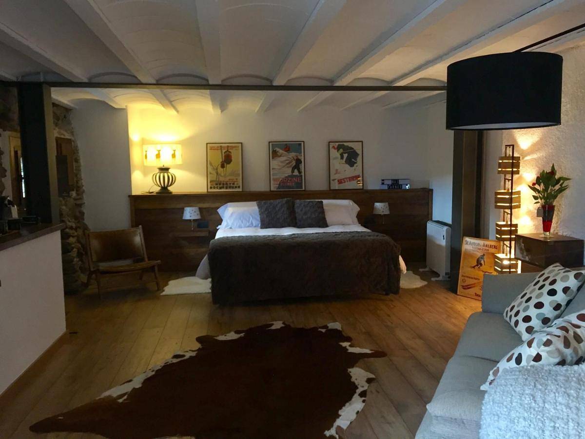 Superior Double Room in Llivia, Parque Natural Regional de los Pirineos Catalanes