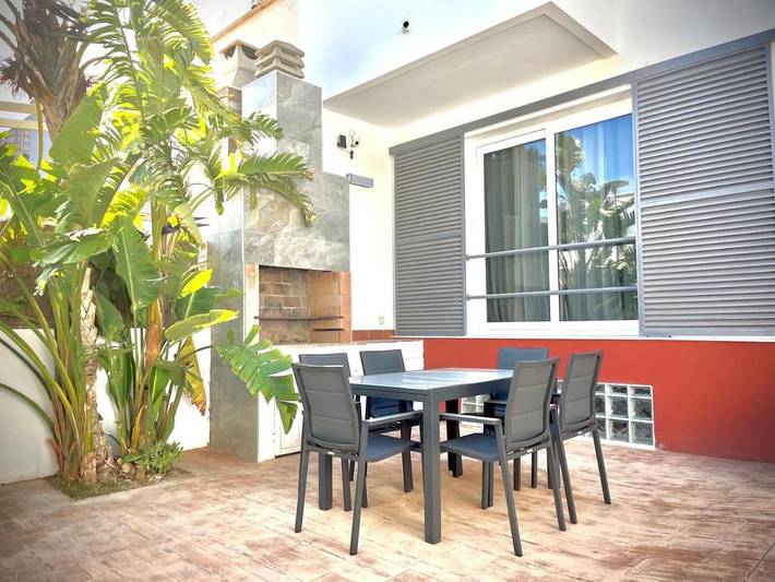 Holiday home for 6 people, with garden and view as well as terrace, with pets - 1