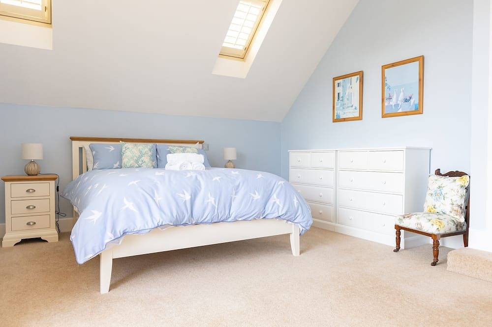 The Beach House - a stone's throw from Avon Beach, Friars Cliff in Mudeford, Christchurch