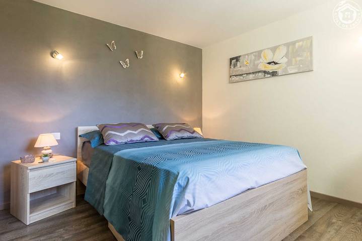 Gîte pour 4 personnes, avec piscine et jardin à Viviers-du-Lac - 4