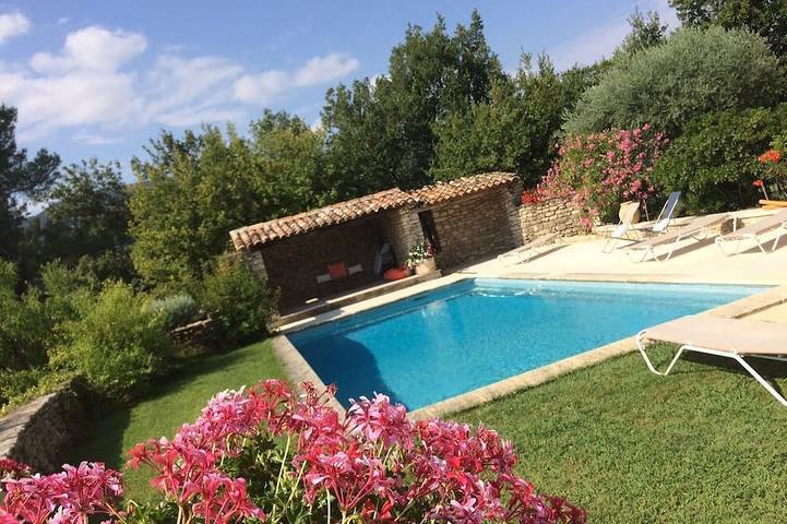 Ferienhaus für 4 Personen, mit Pool und Terrasse sowie Garten - 1