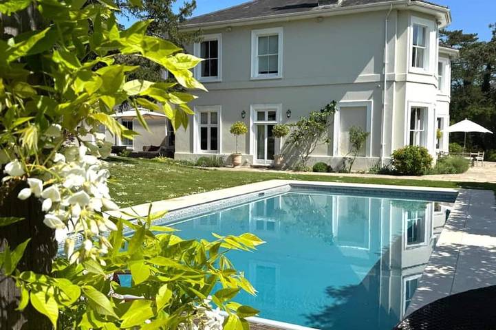 Ferienhaus für 8 Personen, mit Garten und Pool sowie Terrasse - 1