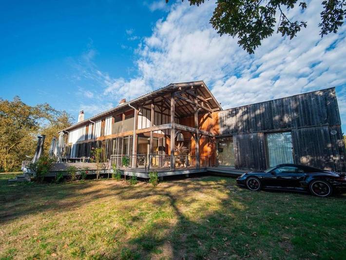 Chalet para 14 personas, con balcón además de jardín y piscina - 1
