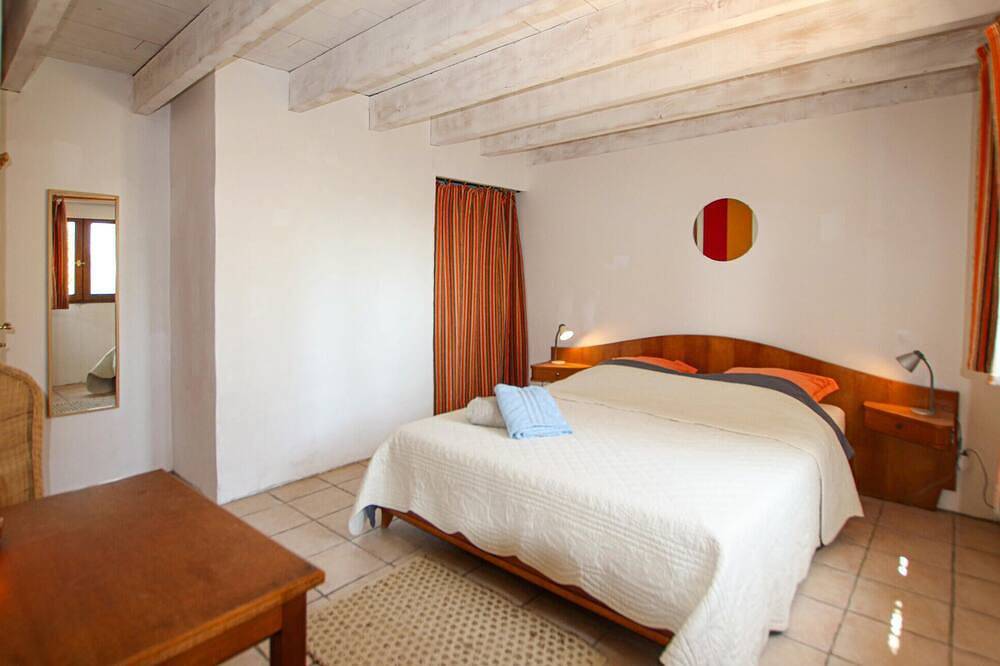 Gorgeous home in Tulette with private swimming pool, can be inside or outside in Tulette, Région de nyons