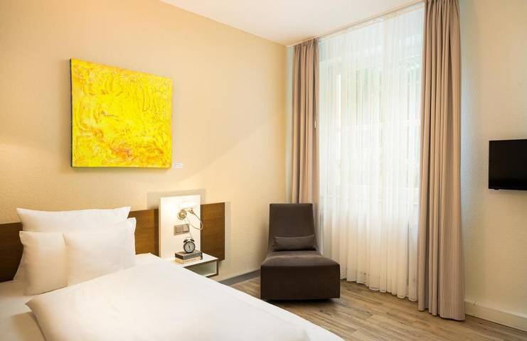 Hotel für 2 Personen, mit Terrasse und Garten sowie Ausblick in Gütersloh - 3