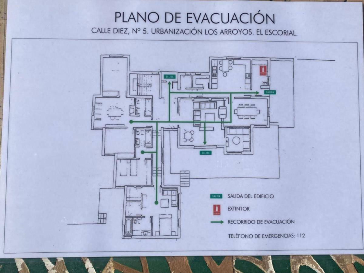 Chalet con piscina vistas y salida a parque natural in El Escorial, Provincia de Madrid