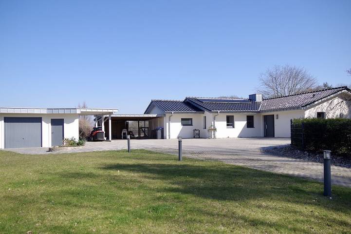 Ferienhaus für 7 Personen, mit Garten und Terrasse sowie Sauna in Naturpark Westensee