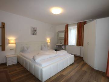 Chalet für 12 Personen in Fügen, Ski-Optimal Hochzillertal, Bild 4
