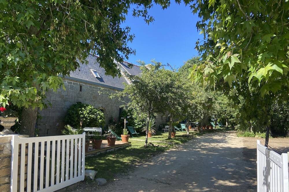 Doppelzimmer-Klassisch-Ensuite mit Bad-Gartenblick-The Wee Room in Douarnenez, Quimper und Umgebung