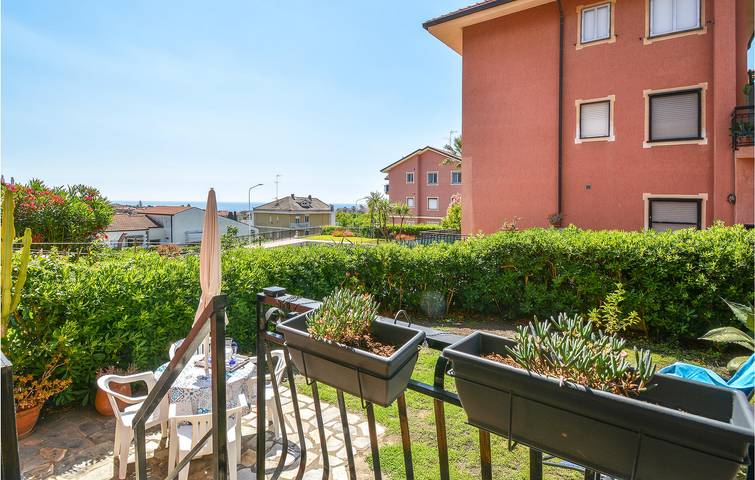 Appartamento intero, Appartamento vista mare con piscina e parcheggio in San Bartolomeo al Mare (Città), San Bartolomeo al Mare