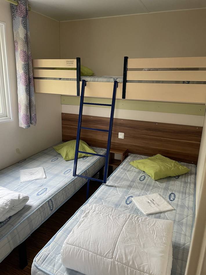 Location de vacances pour 5 personnes, avec piscine ainsi que jardin et terrasse à Graissac - 4