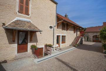 Chambre d’hôte pour 2 personnes, avec piscine ainsi que jardin et terrasse à Meloisey