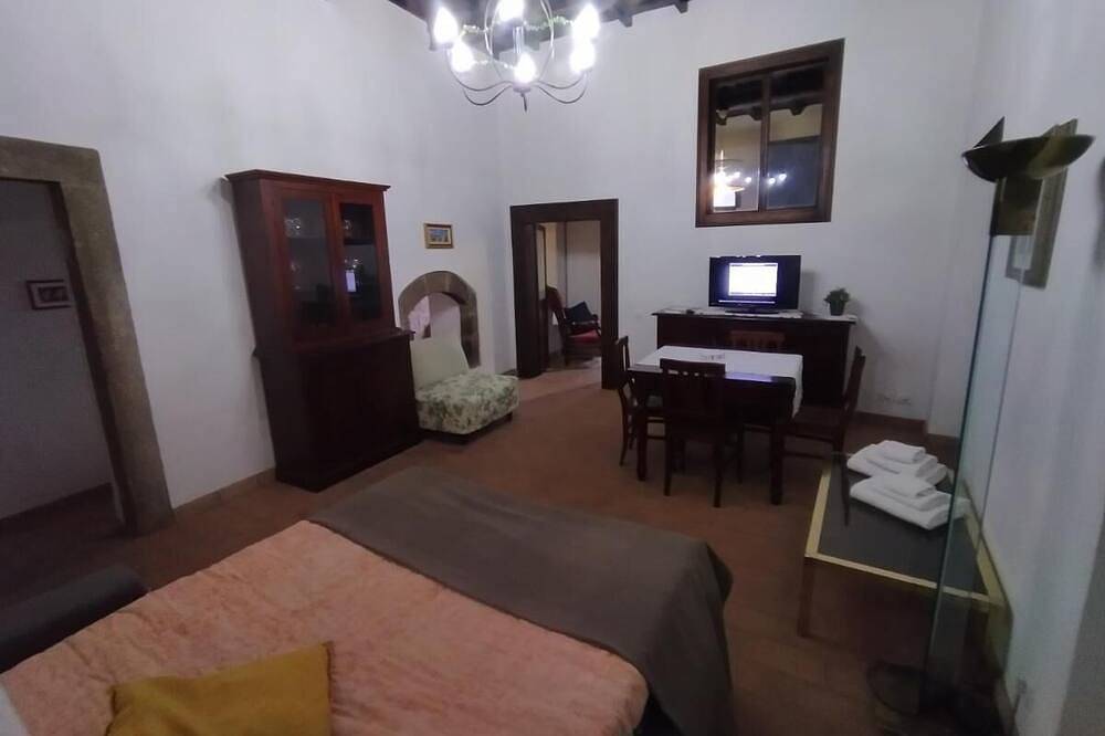 Entire apartment, Intero appartamento nel cuore del centro storico colazione inclusa in Viterbo, Viterbo Province