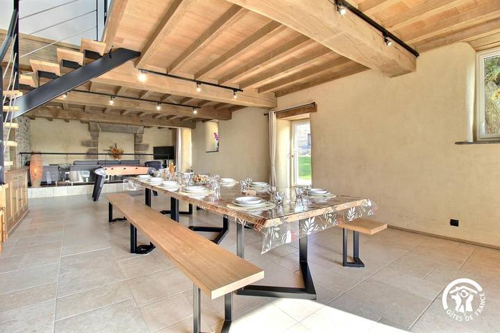 Gîte pour 10 personnes, avec Terrasse ainsi que Jardin et Vue à Questembert - 4