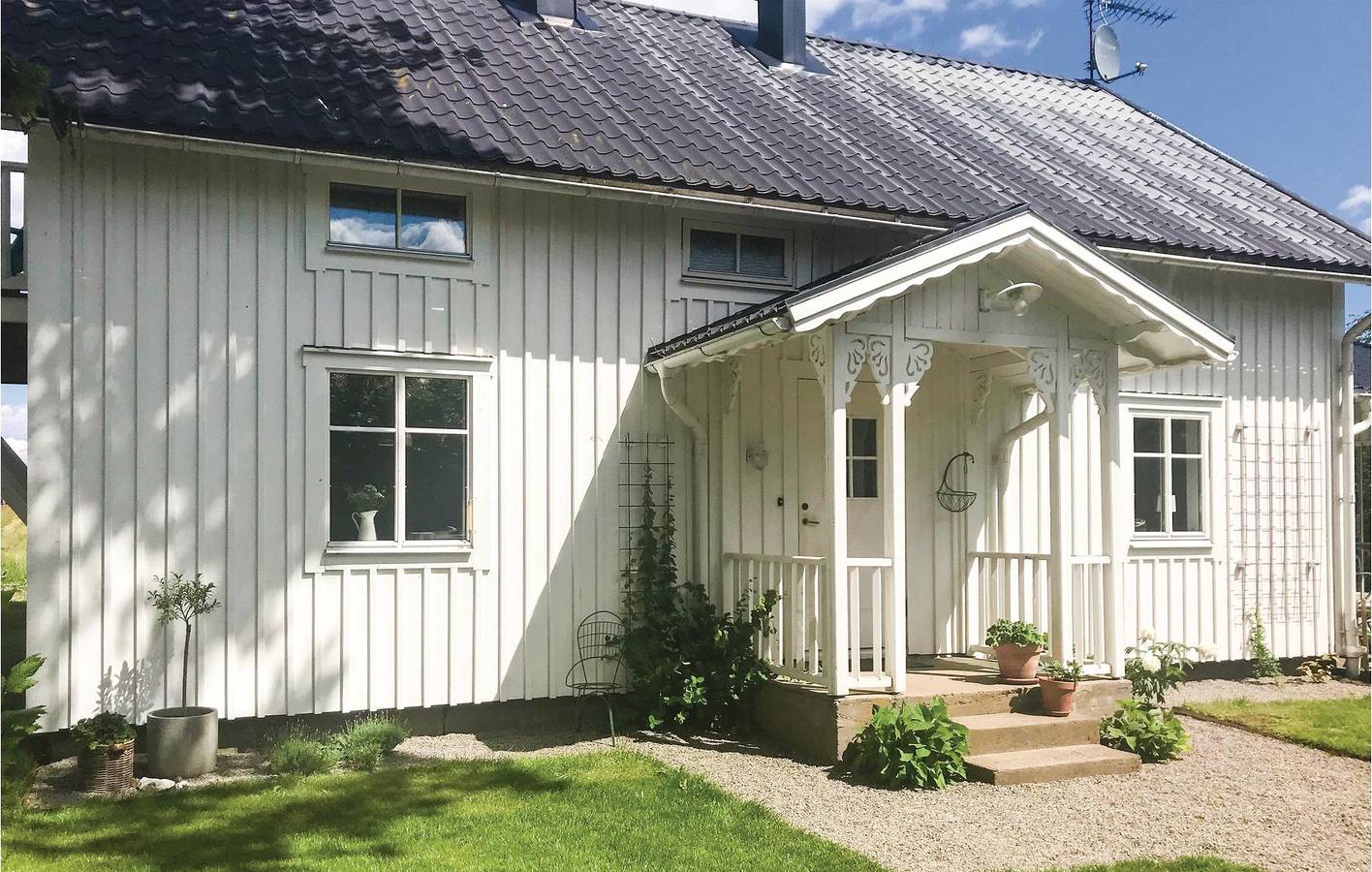 Hus för 6 Personer, med terass samt bastu och trädgård