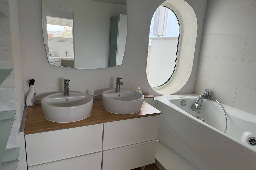 Ganze Wohnung, Appartement Standing 4 Pièces vue Océan du Jardin in Hourtin Plage, Hourtin