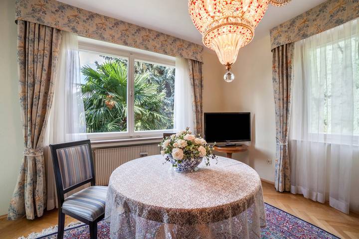 Ganze Wohnung, Villa Coris Ferienwohnung Magnolia 110qm mit Garten in Untermais, Meran