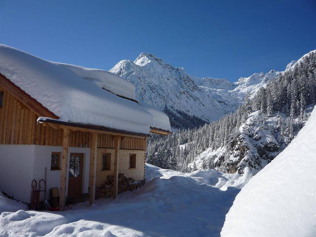 Ganze Ferienwohnung, 85 qm Naturparkchalet,unteres, 2 Schlafzimmer in Lechtaler Alpen, Gramais