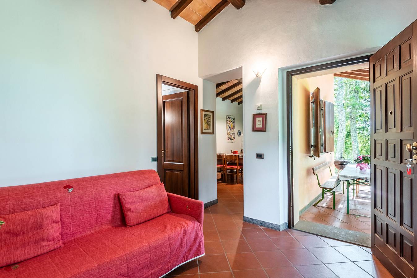 Entire apartment, Holiday Home 'San Michele - Casa Rosa' with Mountain View, Shared Pool and Wi-Fi in Montieri, Grosseto Province