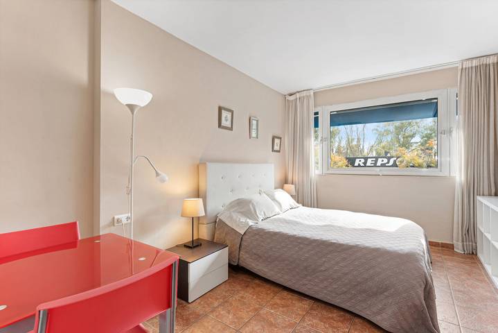 Entire studio, Charming Studio Apartment in Málaga close to the Beach with Wi-Fi in Málaga (Este), Malaga