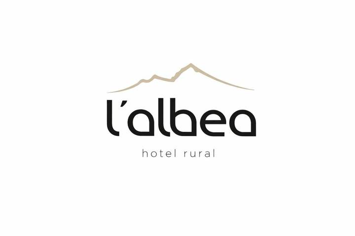 Hotel para 3 personas, con jardín además de vistas y piscina en Vall d'Alba - 2