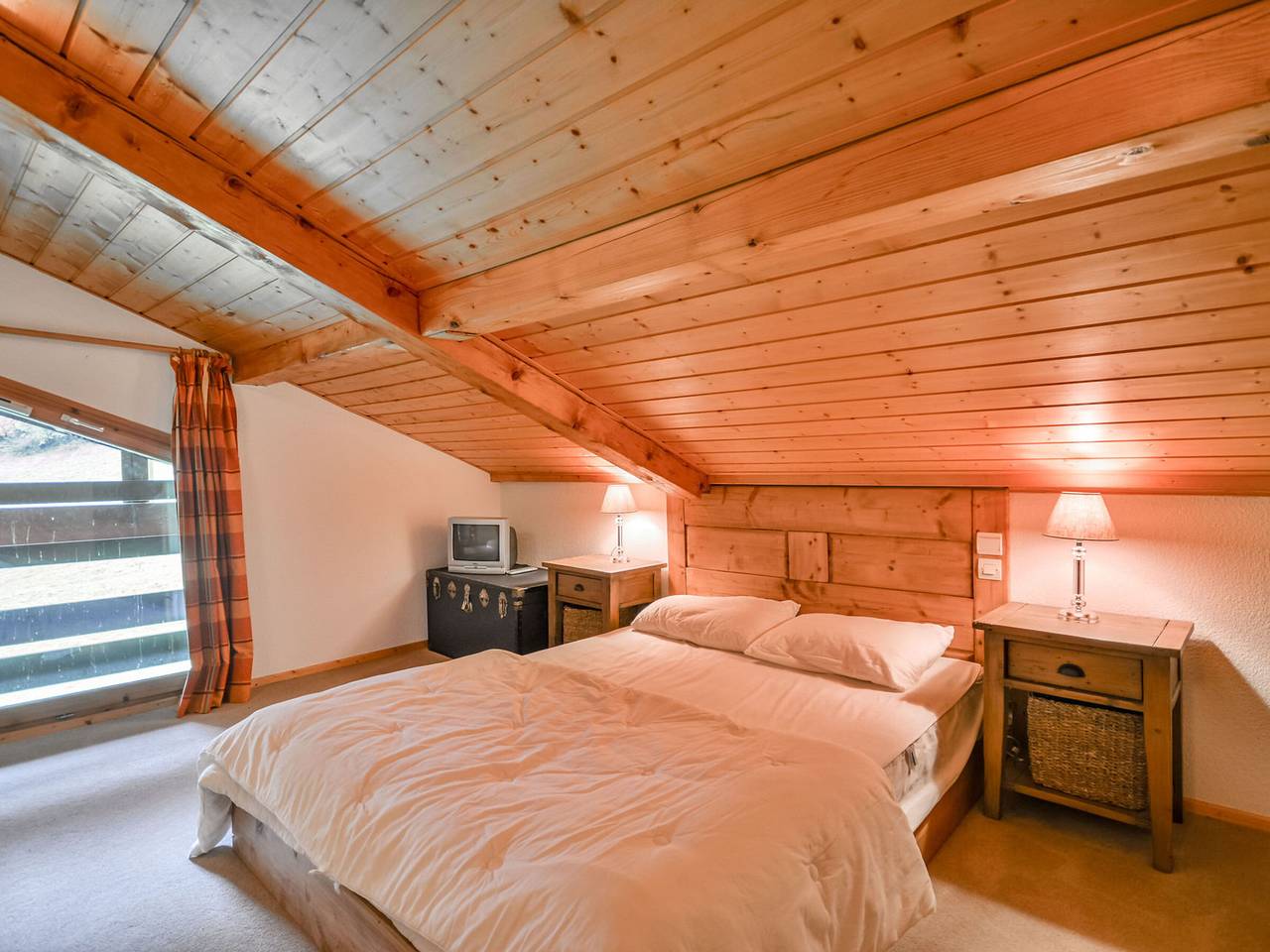 Appartement entier, Appartement cosy à 400m du centre, proche pistes, balcon, parking, 6 pers, linge inclus in Morzine, Les Portes du Soleil