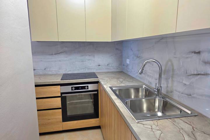 Gîte pour 5 personnes, avec balcon et vue sur l’océan, adapté aux familles à Durrës - 4