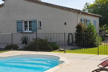 Cottage pour 6 personnes, avec jardin à Aubignan